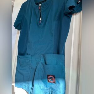 Scrubs Caribbean blue